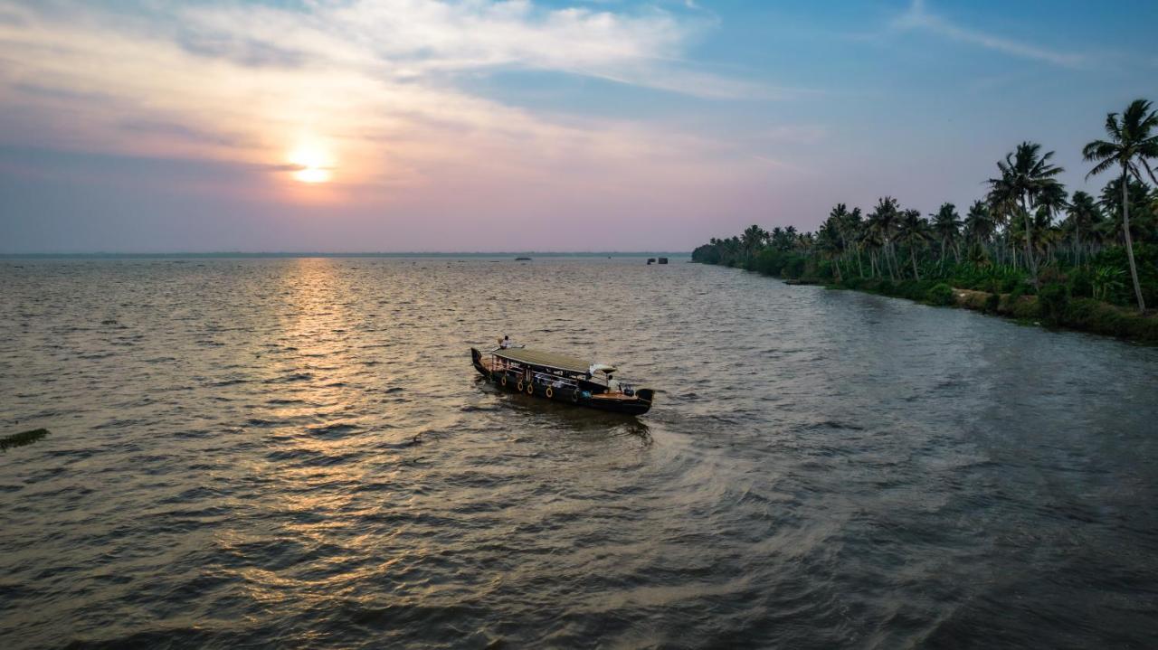 Amritara A Beach Symphony Mararikulam Buitenkant foto