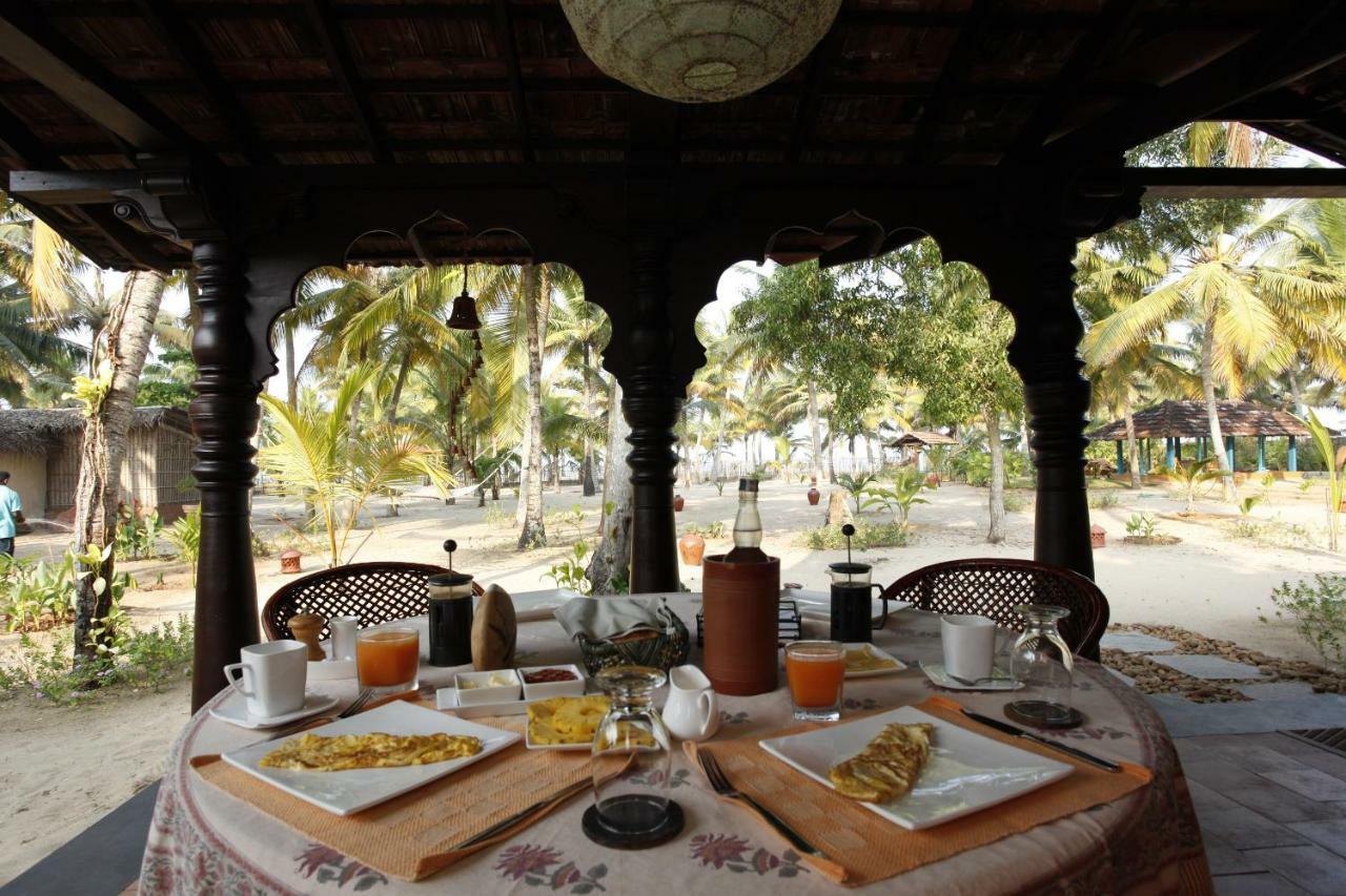 Amritara A Beach Symphony Mararikulam Buitenkant foto